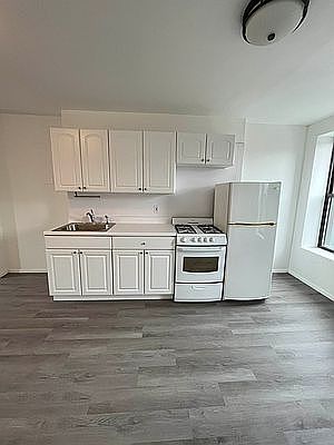 1st image of 487 Carroll St #4
