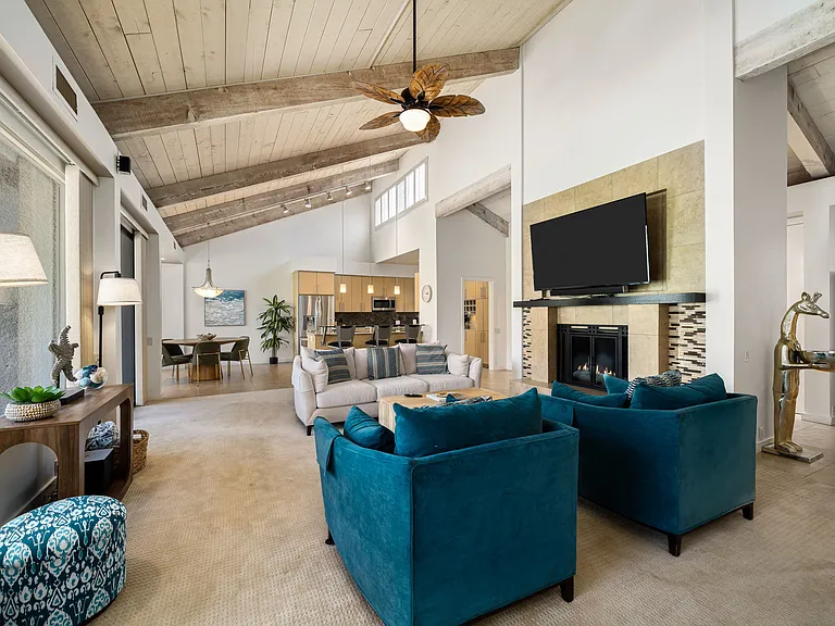 521 Desert West Dr — Photo 15