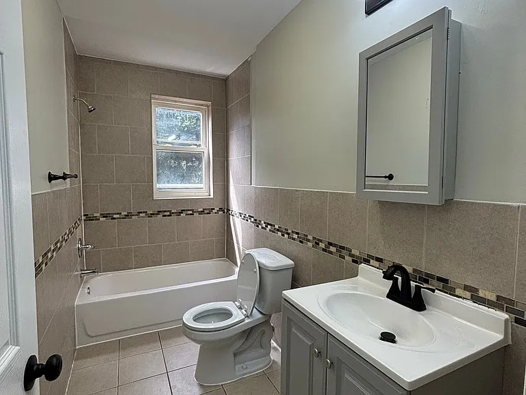 161 S 10th St #2L — photo 8 of 8