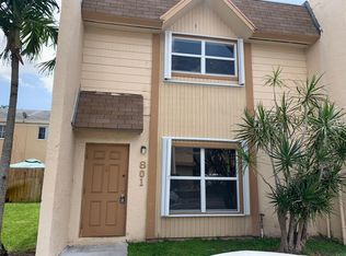 3900 SW 52nd Ave APT 801, Hollywood, FL 33023