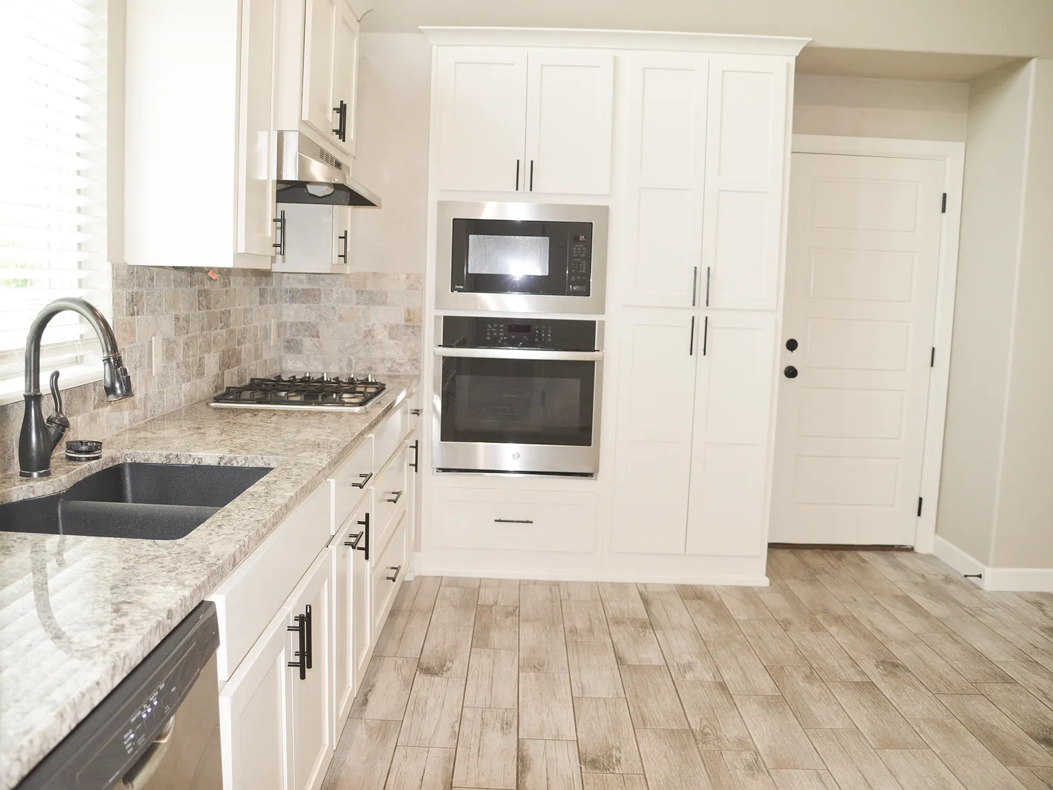 4 bed, 1884 sqft, $2,200 — Photo 4