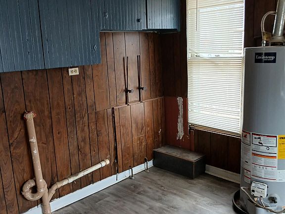 3rd image of 322 N Charles St