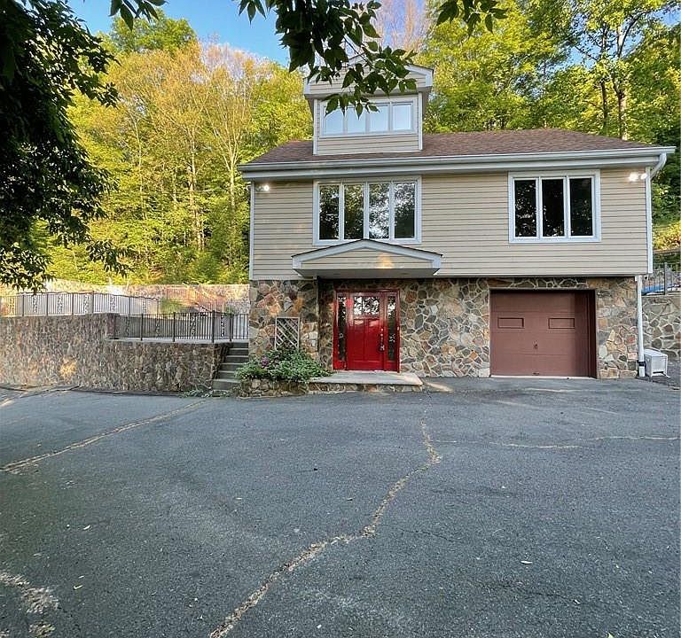 1st image of 65 Kleitz Avenue