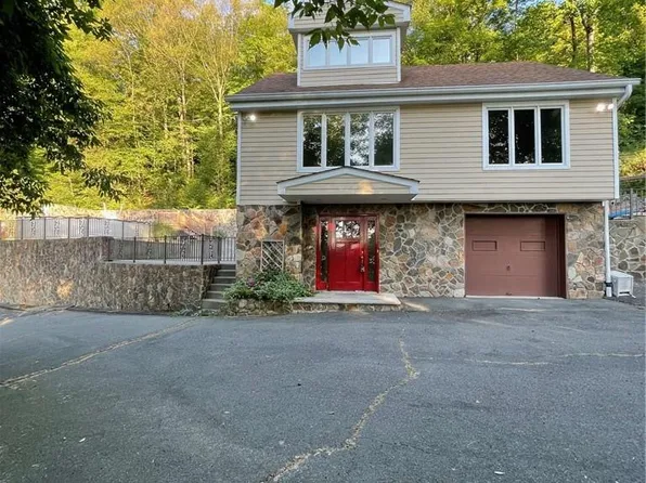 65 Kleitz Avenue, Highland Falls, NY 10928