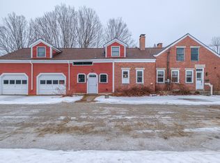 51 Oxford Street, Paris, ME 04281