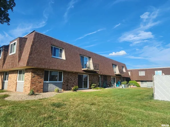 161 E Queenwood Rd, Morton, IL 61550