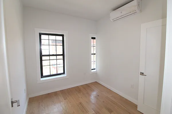 Rented by Compass | media 25