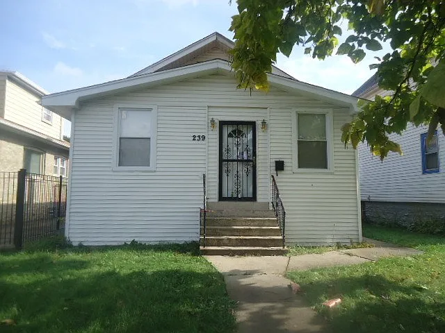 239 S 18th Ave photo 1