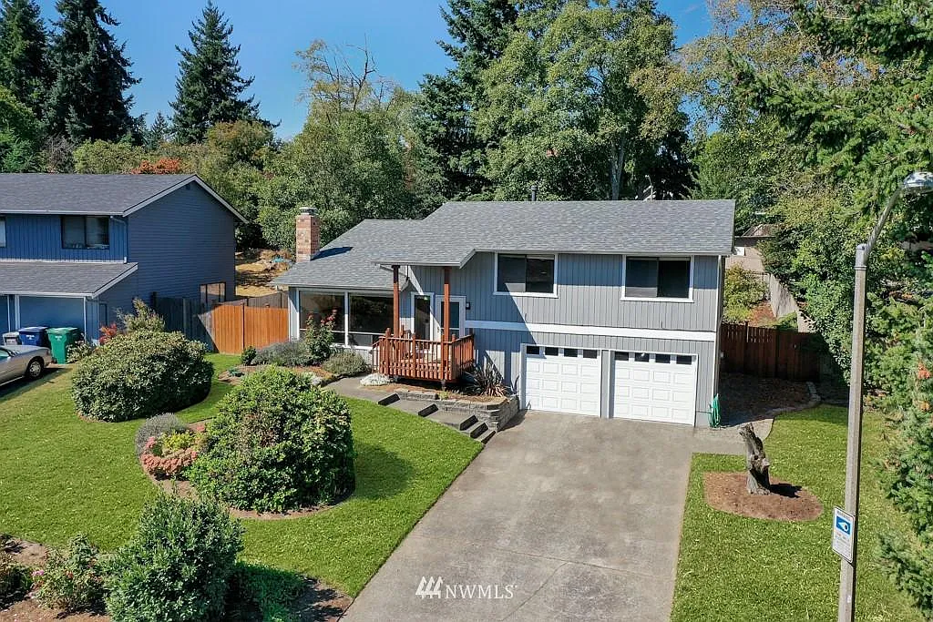 33945 28th Pl SW photo 1