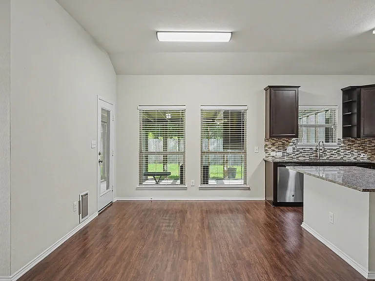 1061 Shadow Bend Ct — Photo 5