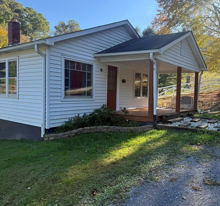 1st image of 2906 Rabbit Skin Rd