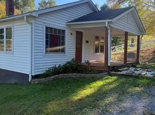 2906 Rabbit Skin Rd, Waynesville, NC 28785