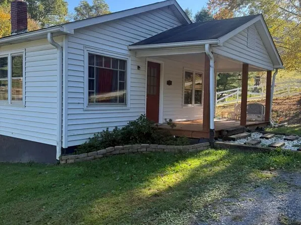 2906 Rabbit Skin Rd, Waynesville, NC 28785