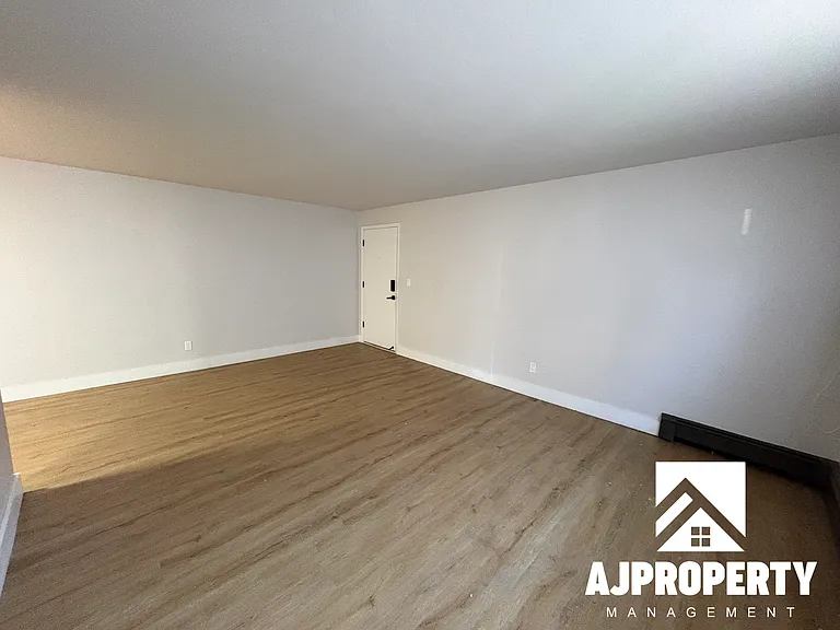 215 S Menlo Ave #2 — Photo 2