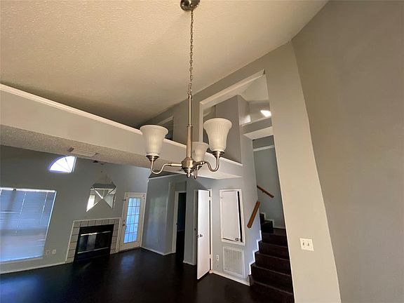 4th image of 2204 Prairie Creek Trl