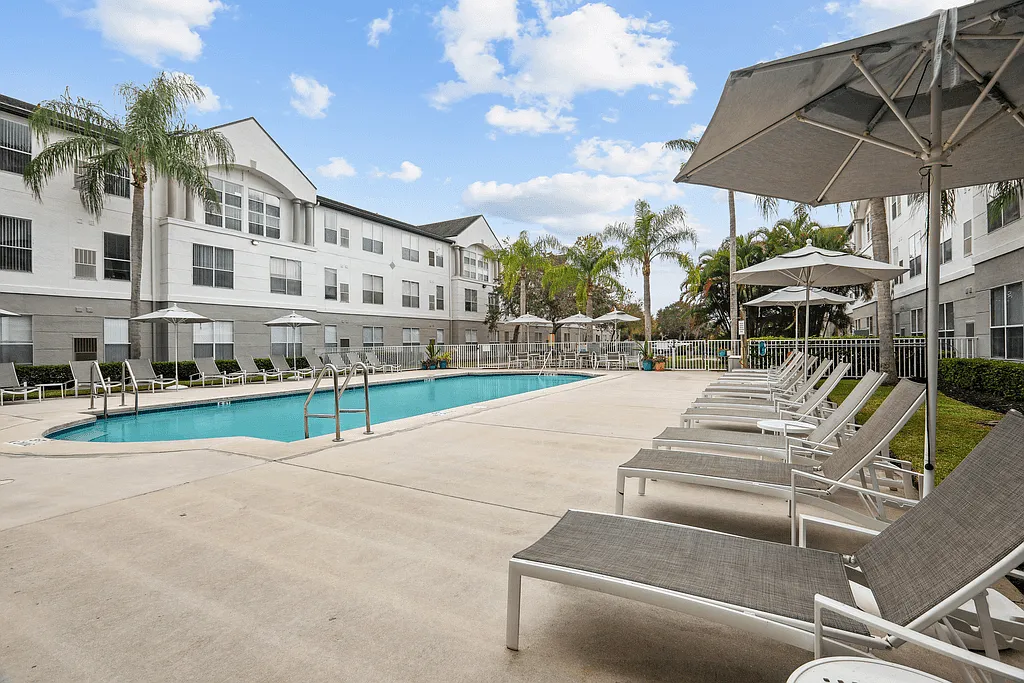 Lexington Club at Vero — Photo 4