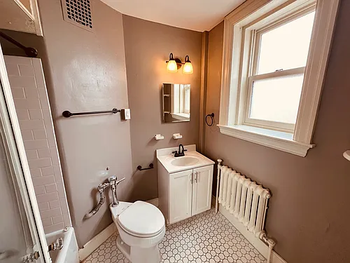 7 W Philadelphia St Photo 1