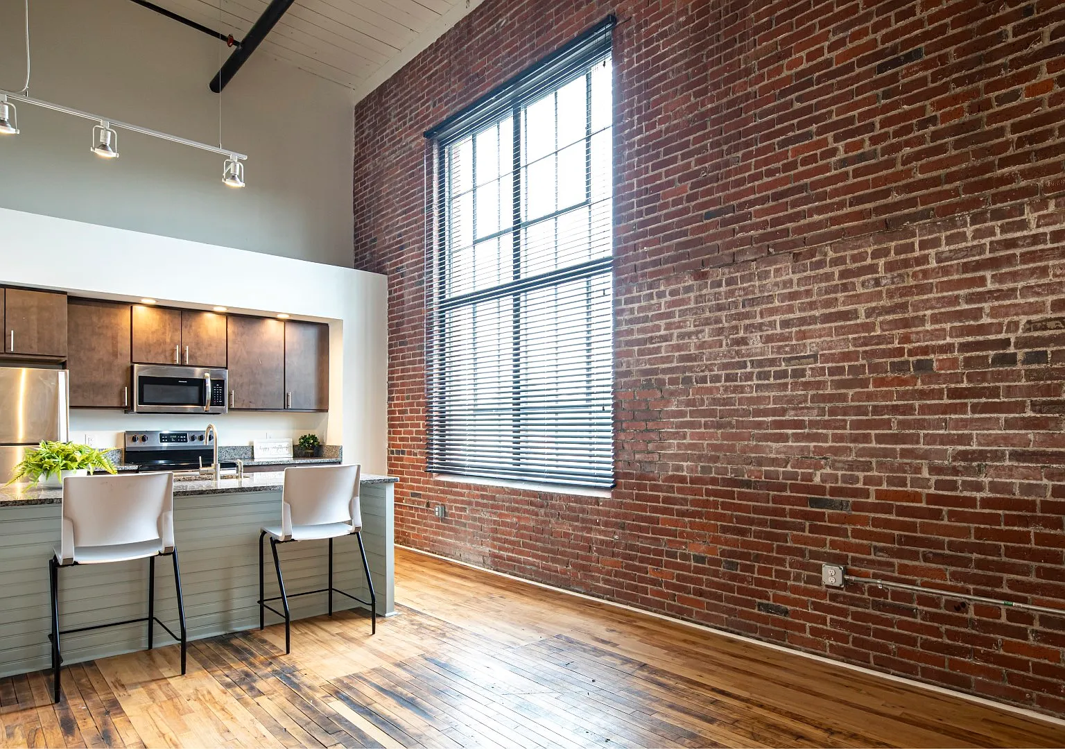 Port City Apartments — Photo 4