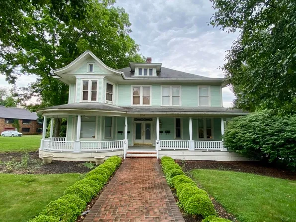 447 Main St W, White Sulphur Springs, WV 24986