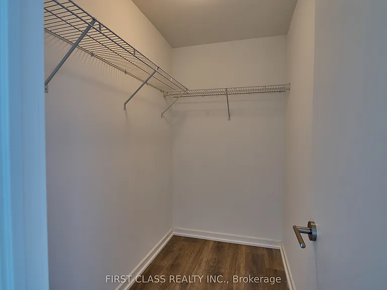 36 Manor Rd E #908 — Photo 16