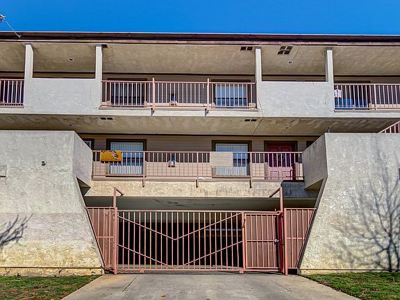 2nd image of 832 S Maryland Ave #2