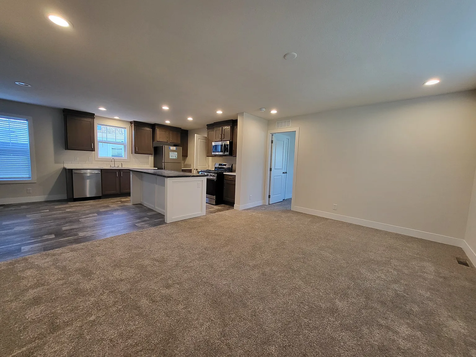 3 bed, 1568 sqft, $1,699 — Photo 3