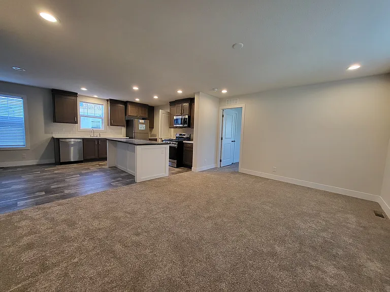420 Flamingo — Photo 3