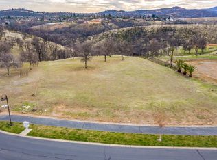 820 Santa Cruz Dr, Redding, CA 96003