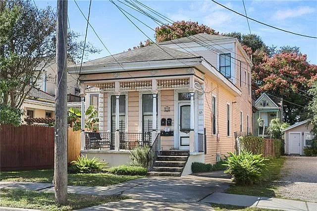 325 S Lopez St #E — Photo 2
