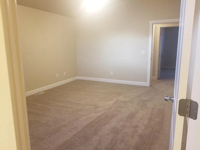 4708 N Zachary Way — Photo 8