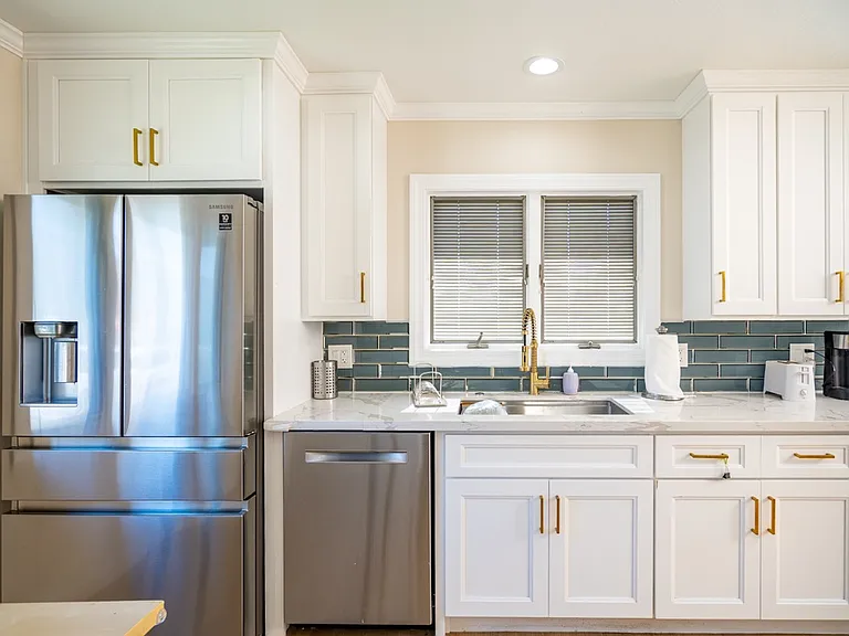 1078 Fairfield Ave — Photo 15