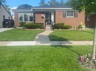 24560 Seneca St, Oak Park, MI 48237
