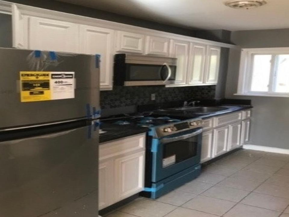 2nd image of 120-17 194th St