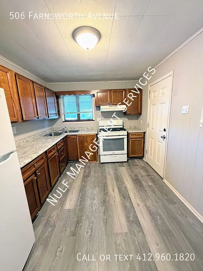 2 bed, 1.5 bath in Clairton — Photo 1