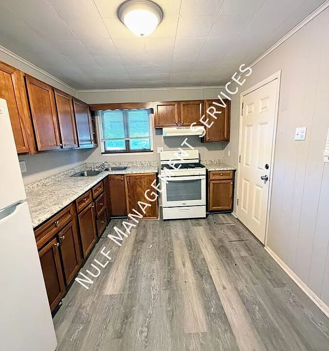 506 Farnsworth Ave