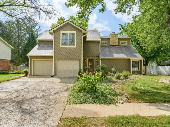 1053 Goldfinch Rd, Columbus, IN 47203