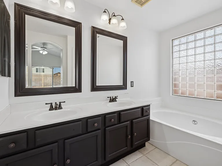 N San Benito Dr — Photo 12