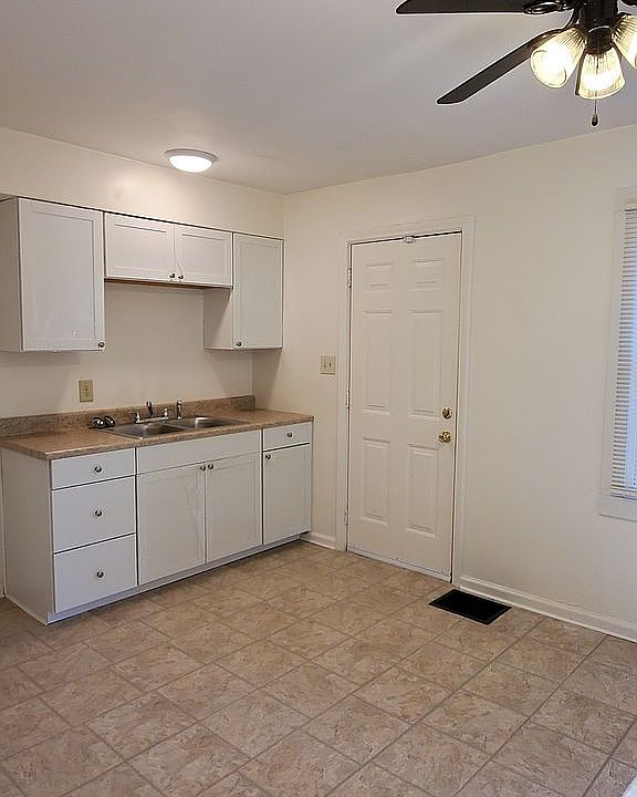 Side 2 kitchen