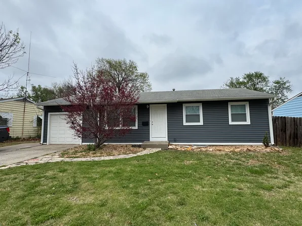 5242 SW 27th St, Topeka, KS 66614