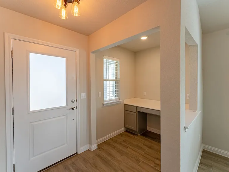 8209 McKamy Dr — Photo 4