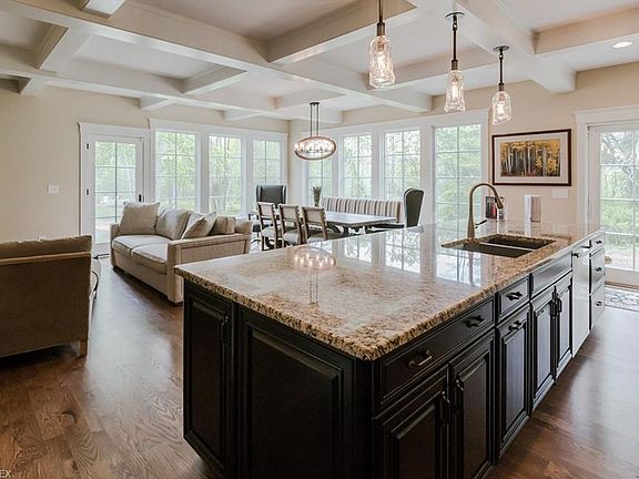 4th image of 215 Bramley Ct