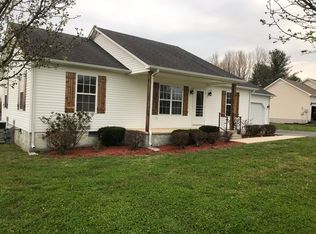 205 Serenity Dr, Sparta, TN 38583