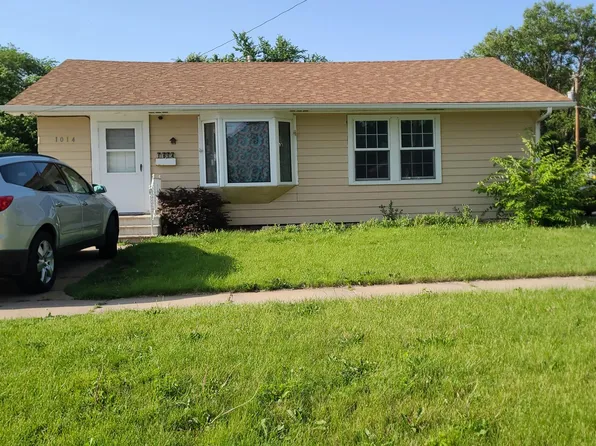 1014 W 11th St, Hastings, NE 68901