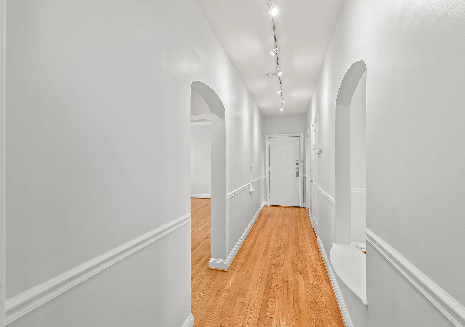 (Coming Soon) 2 bedroom condo on the Edges of Uptown, Dilworth, and Myers Park. — Photo 3