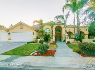 5715 Grandifloras Dr, Bakersfield, CA