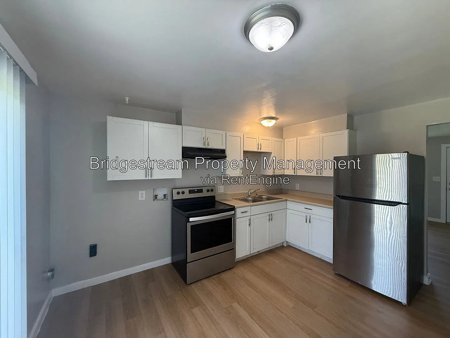 2 bed, 1.0 bath, $995 — Photo 3