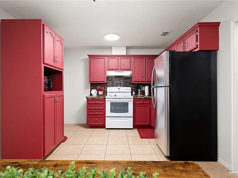 2900 Kilgore Ave — Photo 5