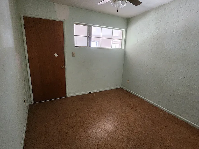525 S Rosemont Ave — Photo 12