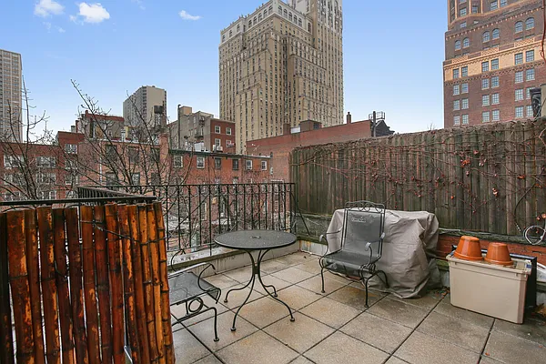 Rented by Corcoran | media 18