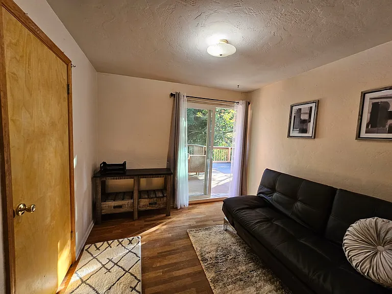 1560 NE 106th St #1 — Photo 33
